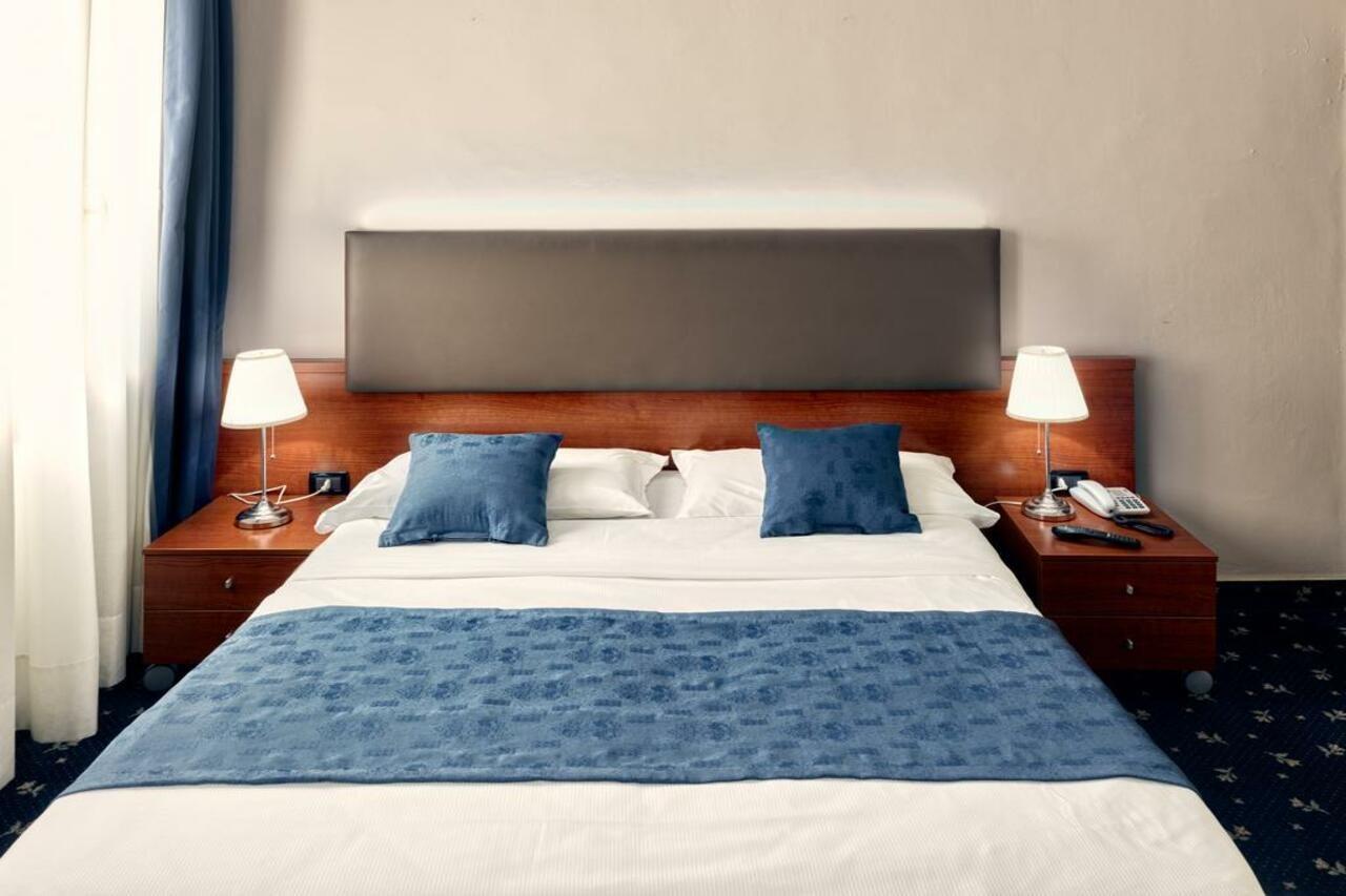 Roberta Hotel
